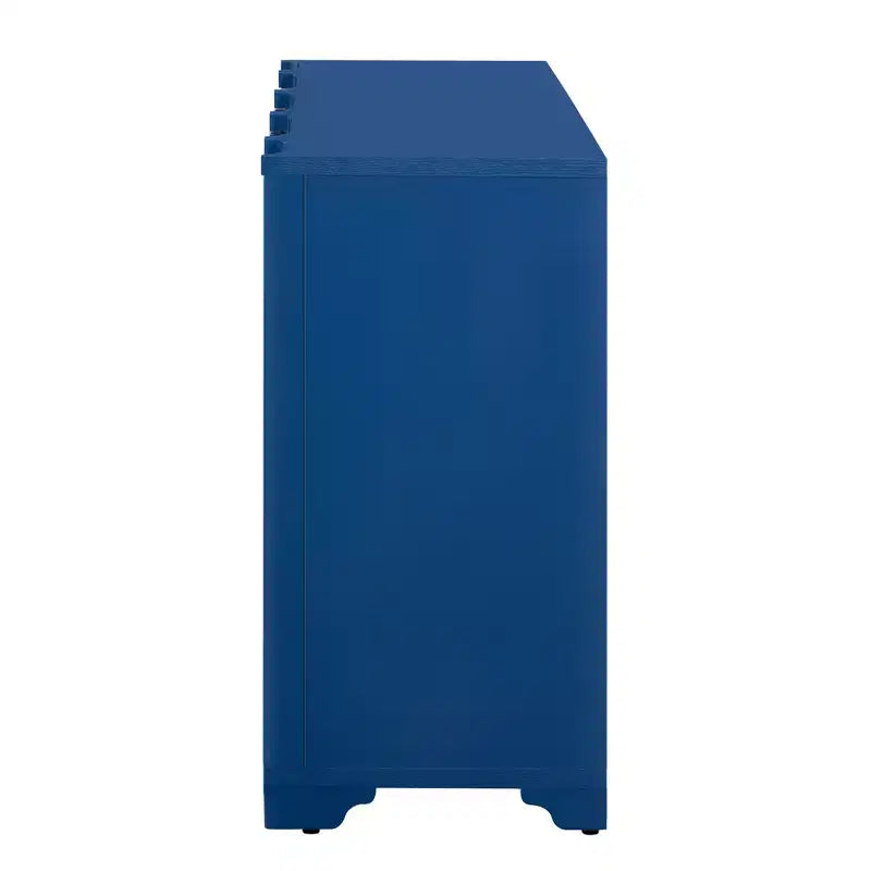 Madia a 4 ante impiallacciata in pino con dettagli lineari e gambe triangolari, larghezza 151,6 cm