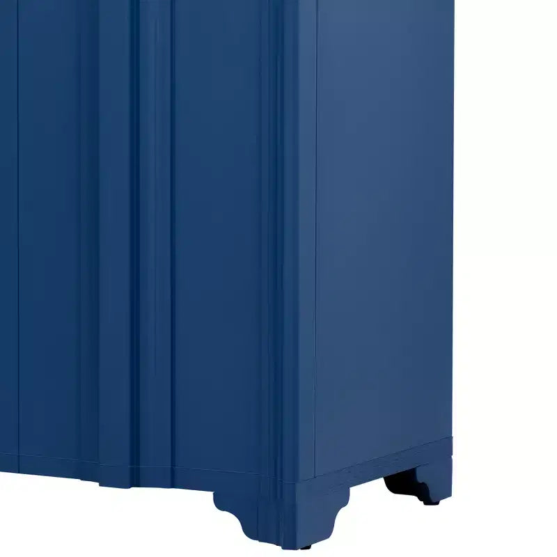 Madia a 4 ante impiallacciata in pino con dettagli lineari e gambe triangolari, larghezza 151,6 cm