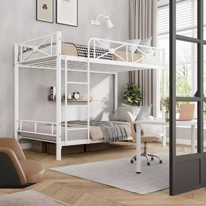 Letto a castello in metallo a due piazze, industriale resistente con sponde di sicurezza
