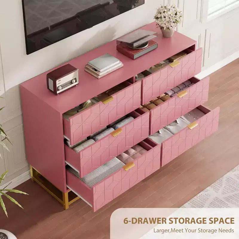 Comò a 6 cassetti con design geometrico, dettagli dorati e ripiano a vista