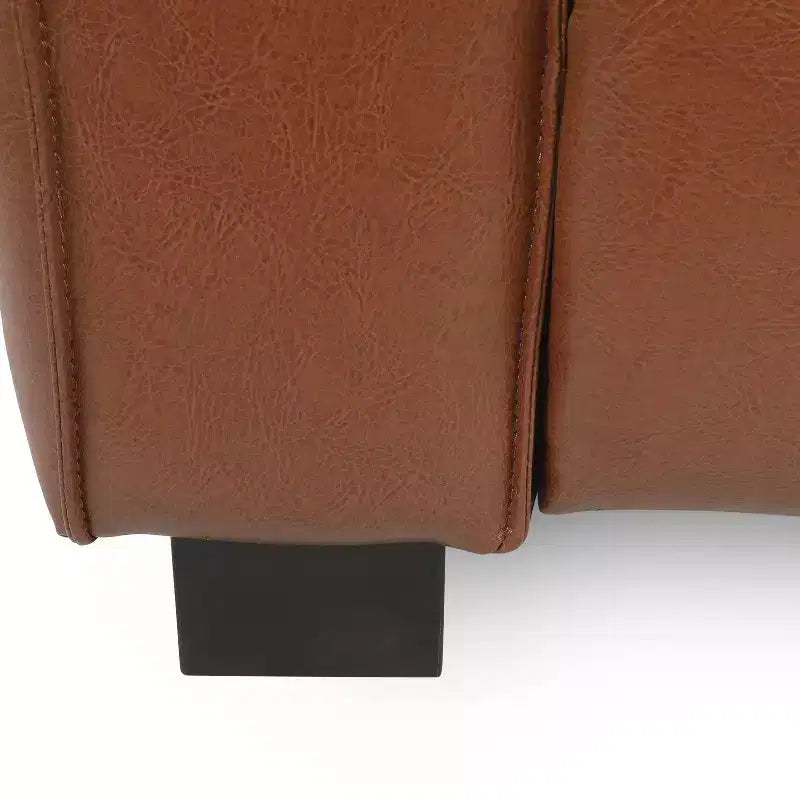 Poltrona club contemporanea in similpelle, design a smoking, gambe in legno di betulla, 136 kg